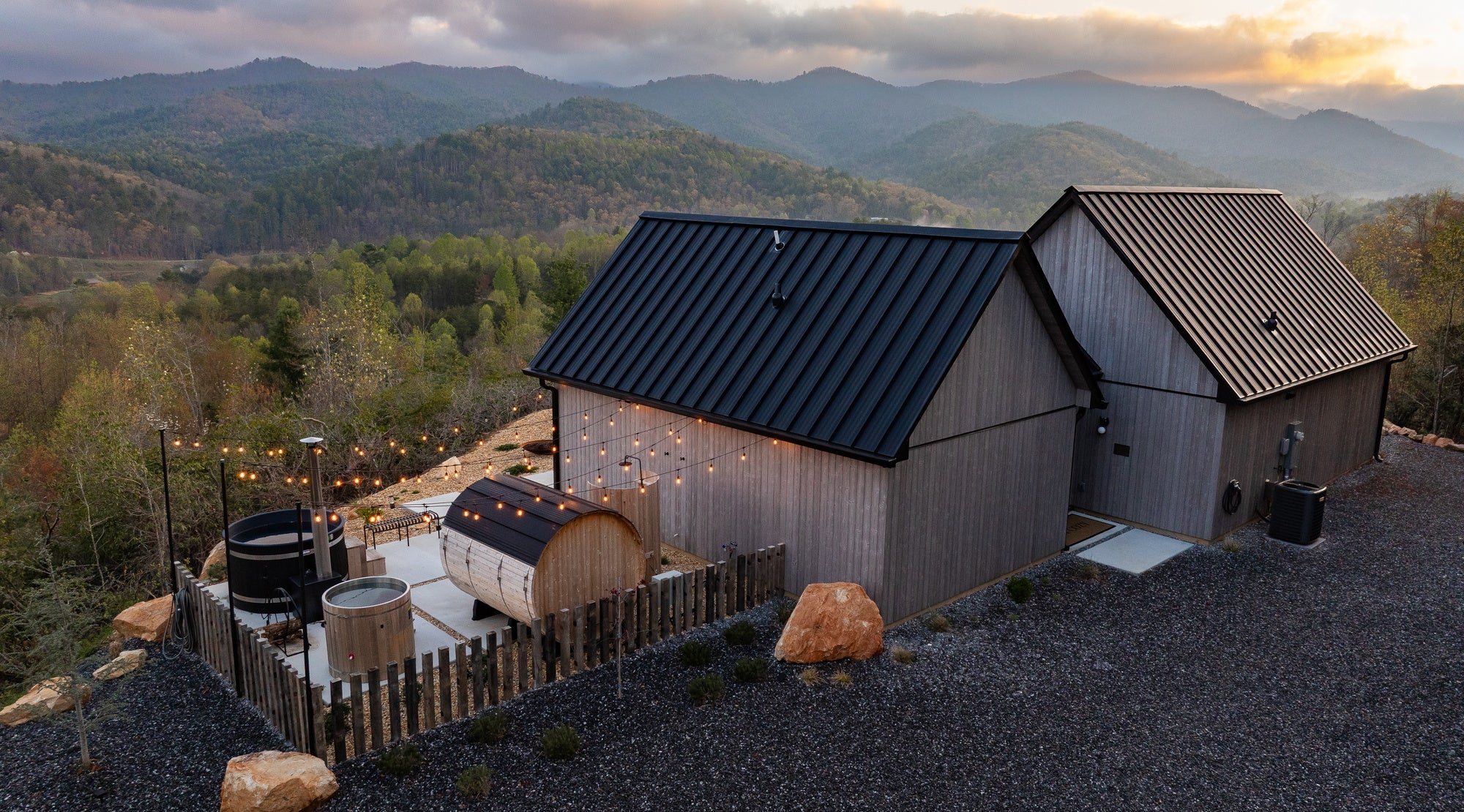 Black Fox Cabin - Main Image